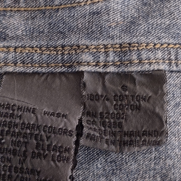 Vintage 1990s Long Liz Wear Denim Jacket with Wood Toggle Buttons size small - Picture 10 of 10